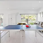 Uhost Ai - Luxurious 5B Home W Pool & Lounge