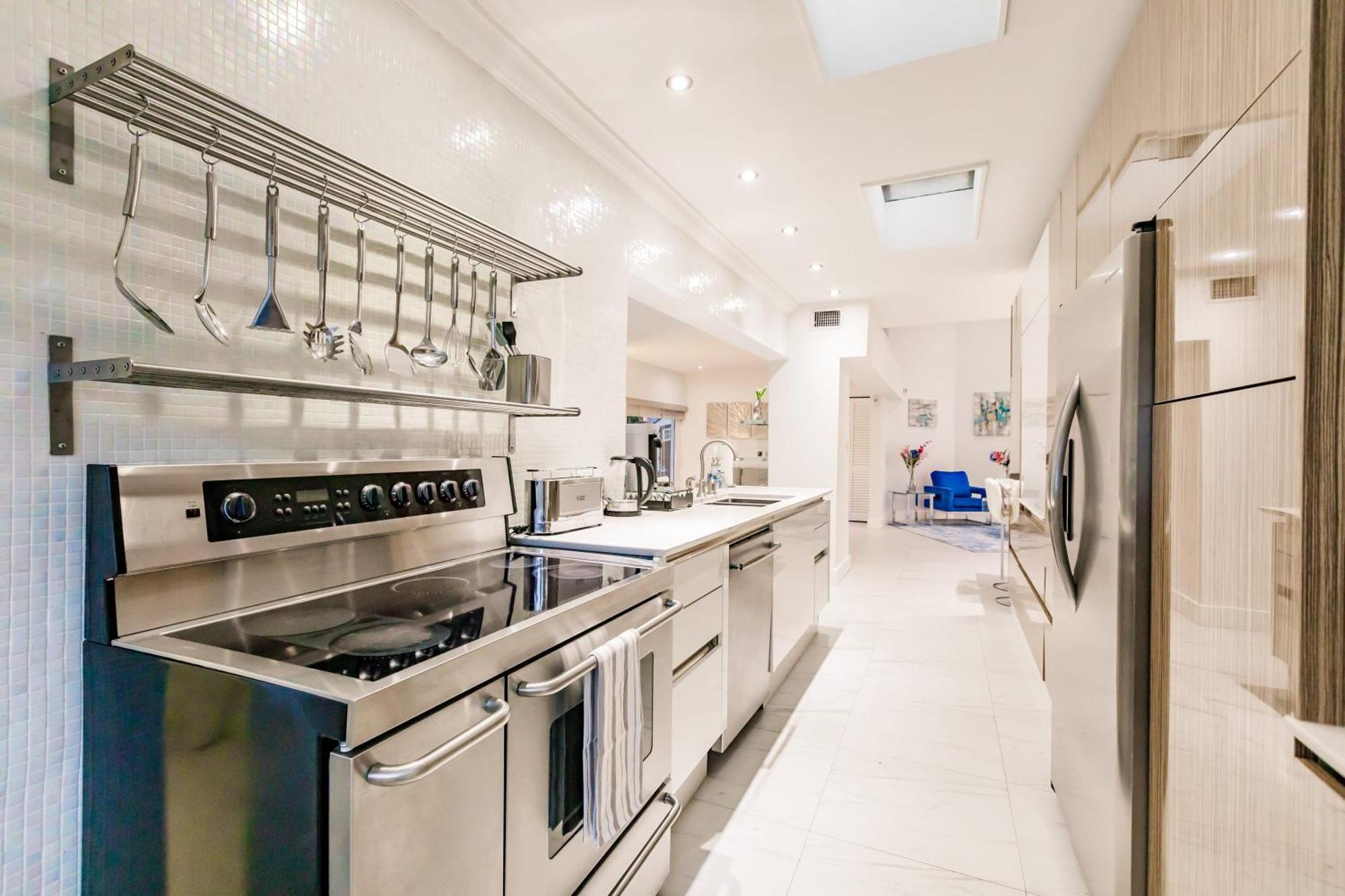 Ferienhaus Uhost Ai - Luxurious 5B Home W Pool & Lounge Miami