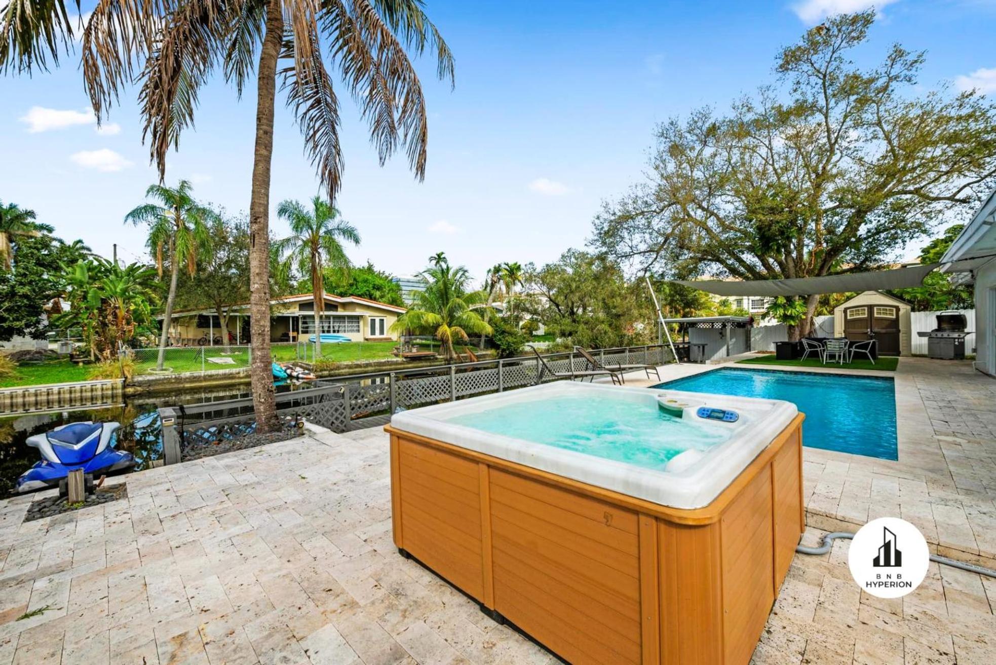 Ferienhaus Uhost Ai - Luxurious 5B Home W Pool & Lounge Miami