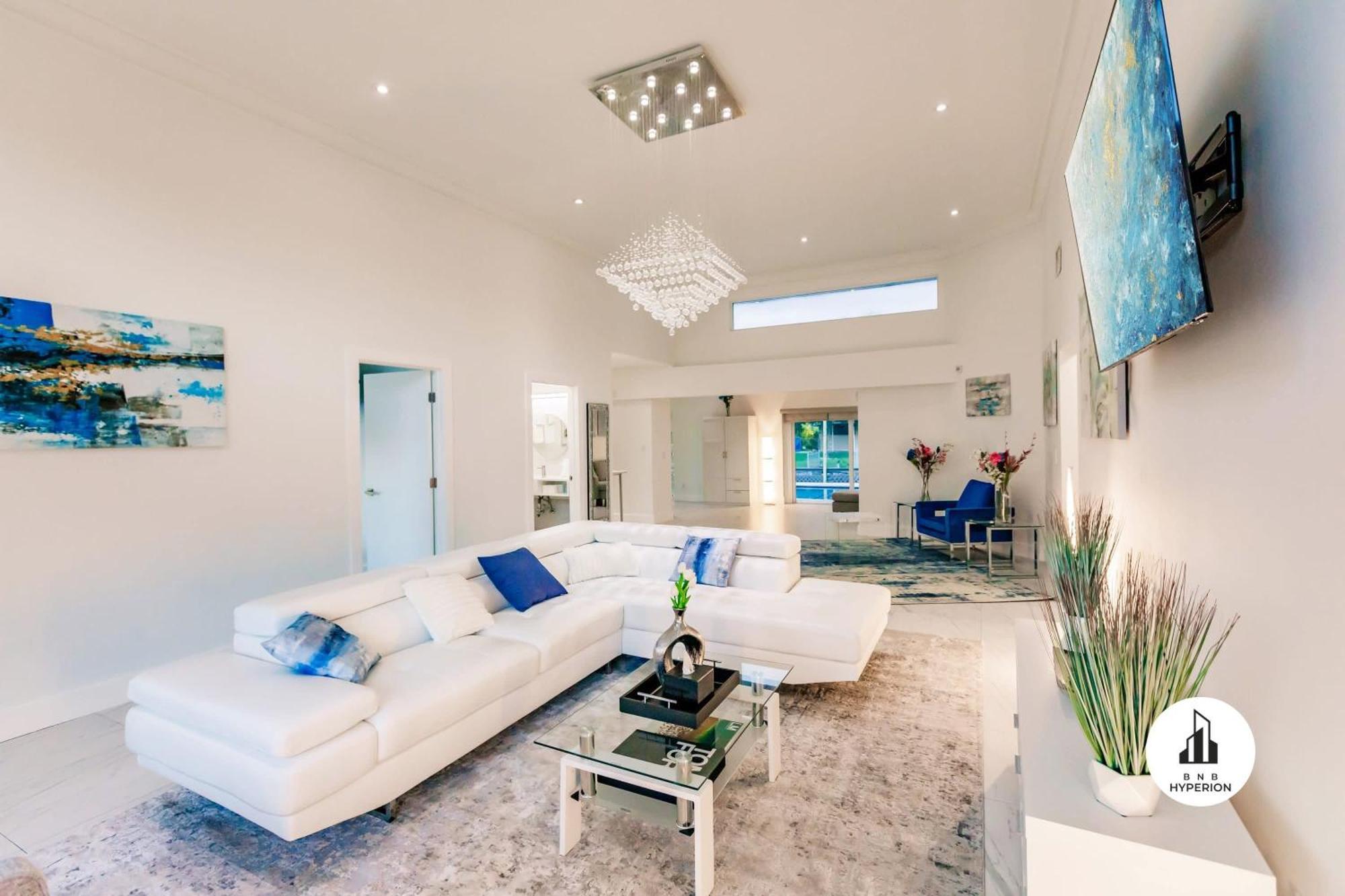 Uhost Ai - Luxurious 5B Home W Pool & Lounge Miami